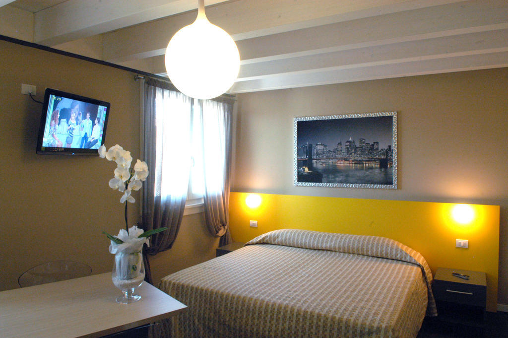 Affittacamere Sale E Pepe Cavaion Veronese Habitación foto